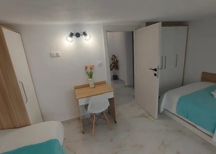 Casa vacanze Lora Home, 250m From The