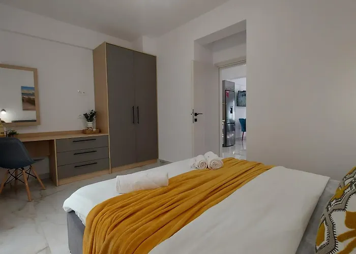 Lora Home, 250m From The *