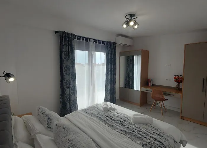 Casa vacanze Lora Home, 250m From The Nikiti (Sithonia)