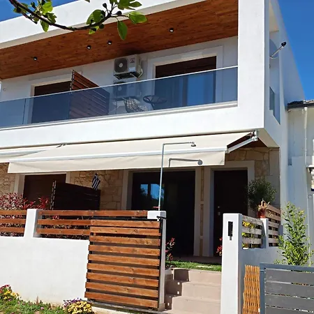Lora Home, 250m From The Nikiti (Sithonia)