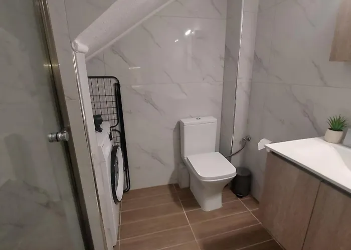 Lora Home, 250m From The 펜션