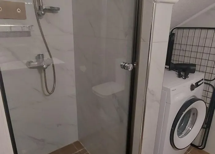 펜션 Lora Home, 250m From The