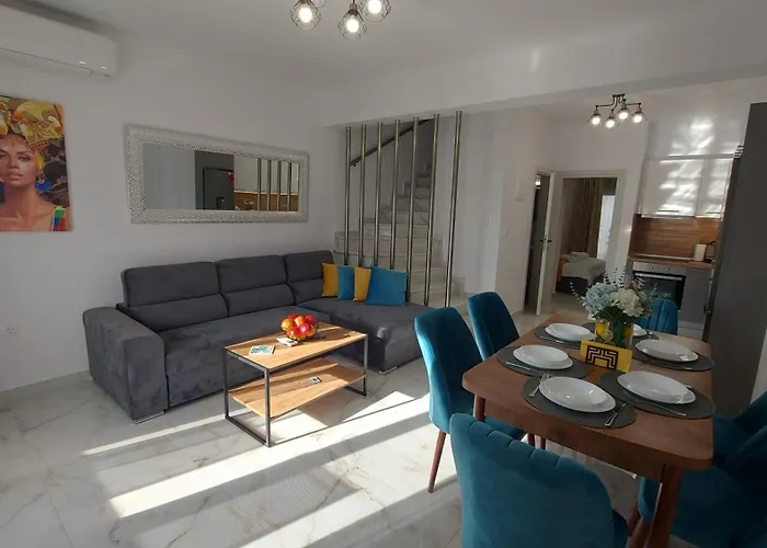 Lora Home, 250m From The * 니키티