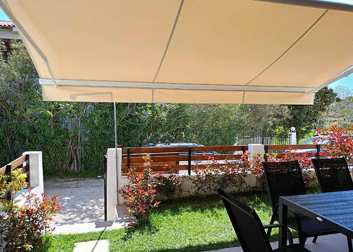 펜션 Lora Home, 250m From The *