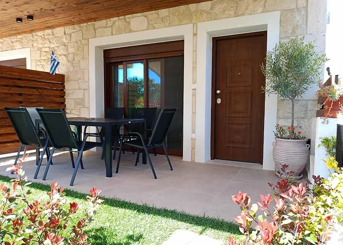 펜션 Lora Home, 250m From The 니키티