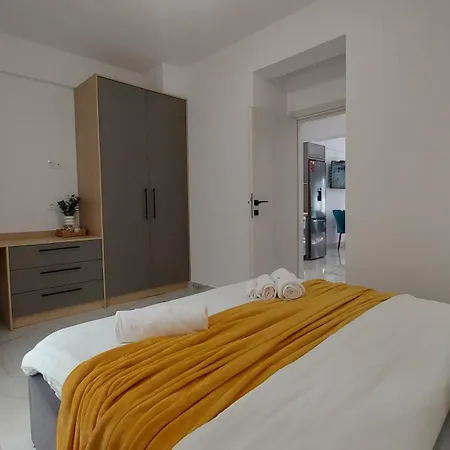 Lora Home, 250m From The *